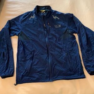 Men’s M Mountain Hardware Nylon shell